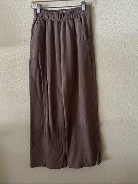Abercrombie & Fitch Wide Leg Pants in Brown